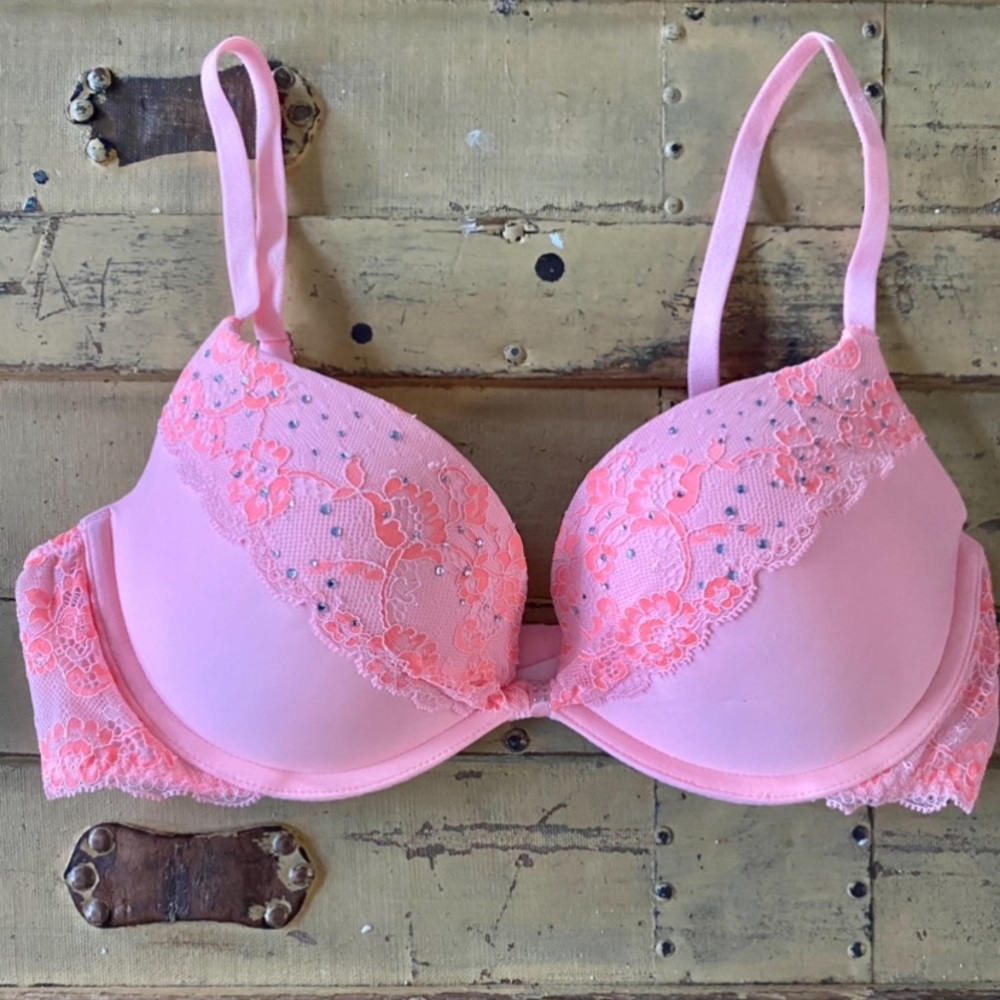 VICTORIAS SECRET STRETCH EMBELLISHED RHINESTONE LACE BODYCON PUSH-UP BRA